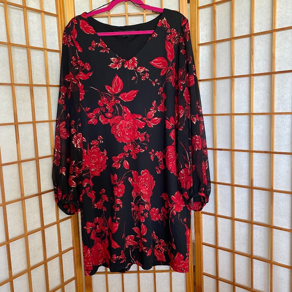 DONATED–Ronni Nicole | V-Neck Floral Chiffon Shift Dress | Size 14